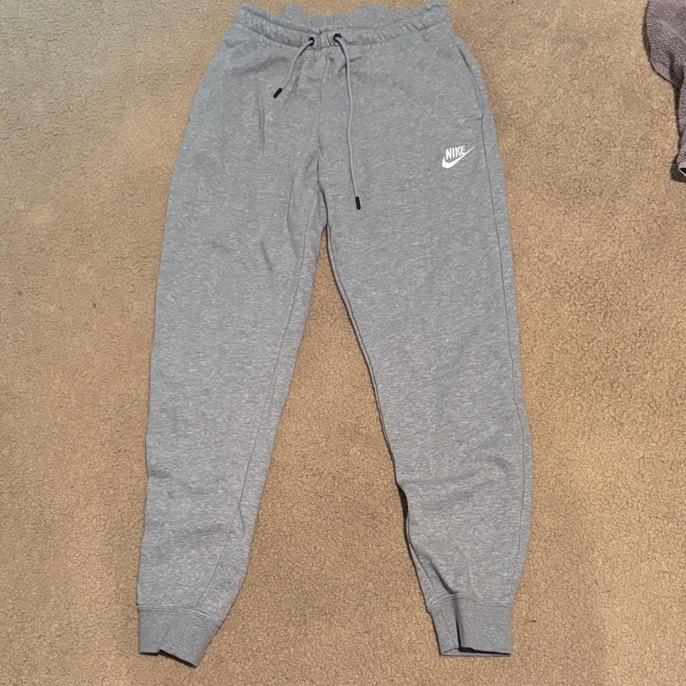 EUC Nike size small Heather Gray Sweatpants